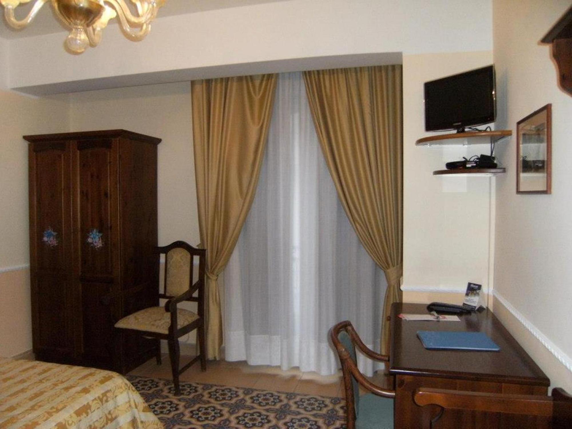 Hotel U' Bais سيلا المظهر الخارجي الصورة